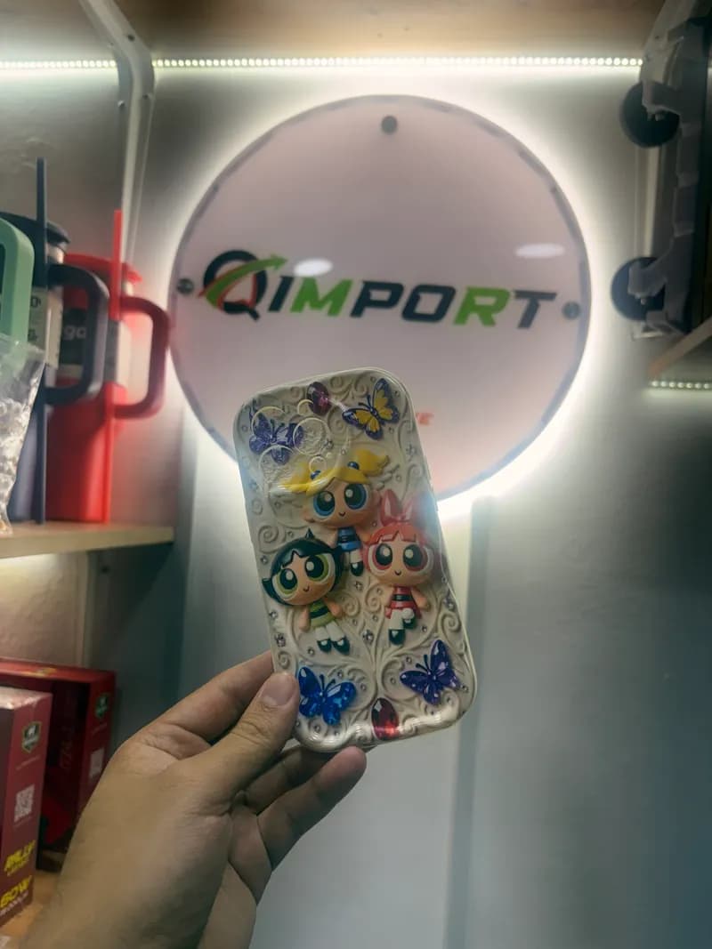 Case iPhone 13 Pro Max Chicas Superpoderosas 3D con Mariposas y Brillos