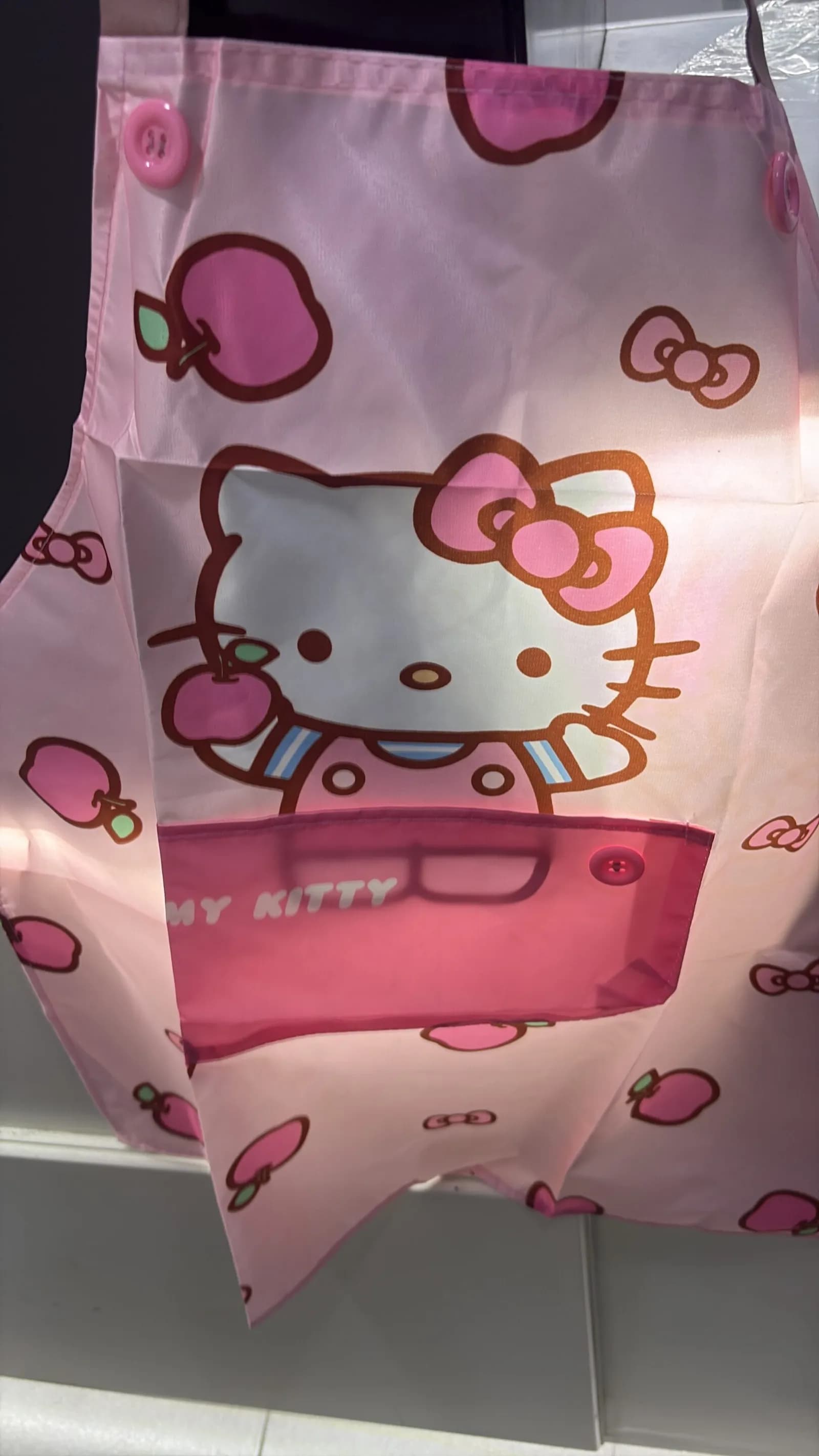 Delantal Hello Kitty Rosado