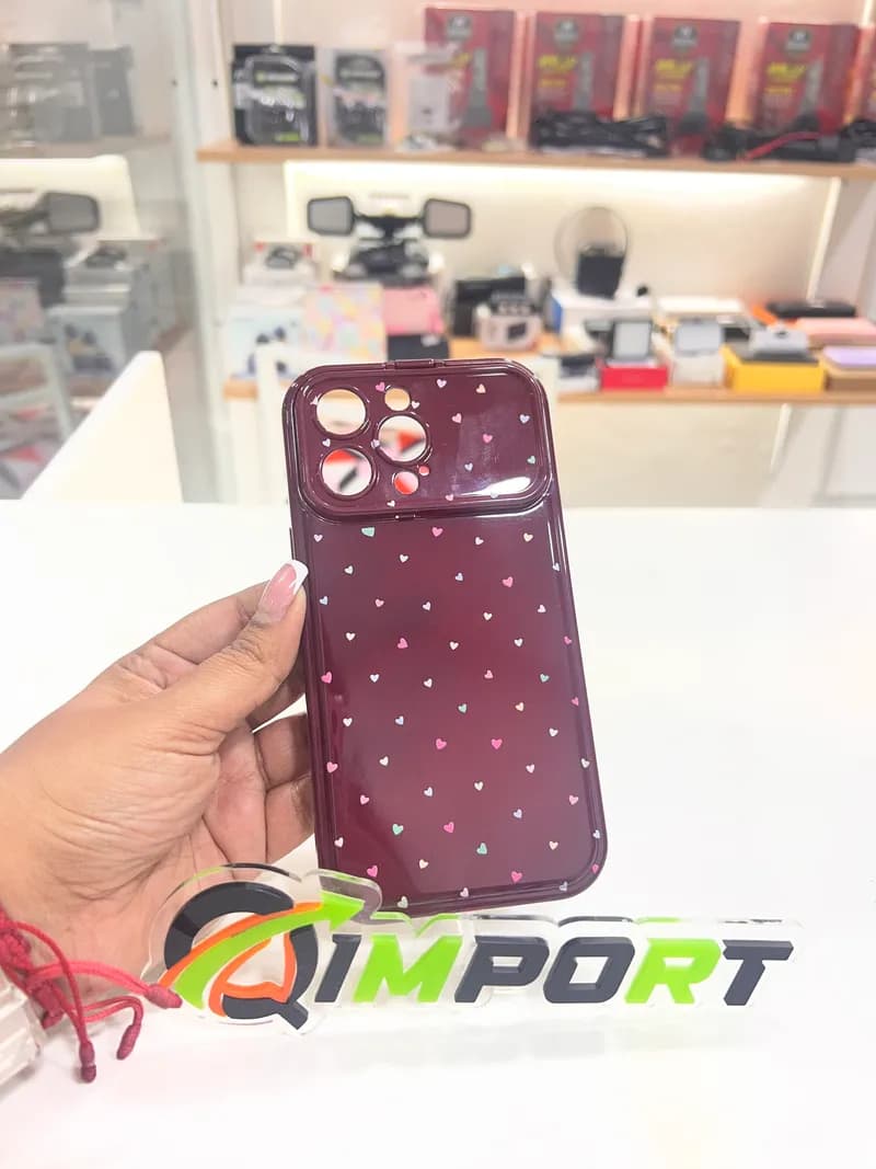 Forro iPhone 14 Pro Max Corazones