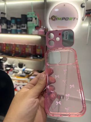 Forro iPhone 17 Rosado Transparente con Protector de Cámara 2