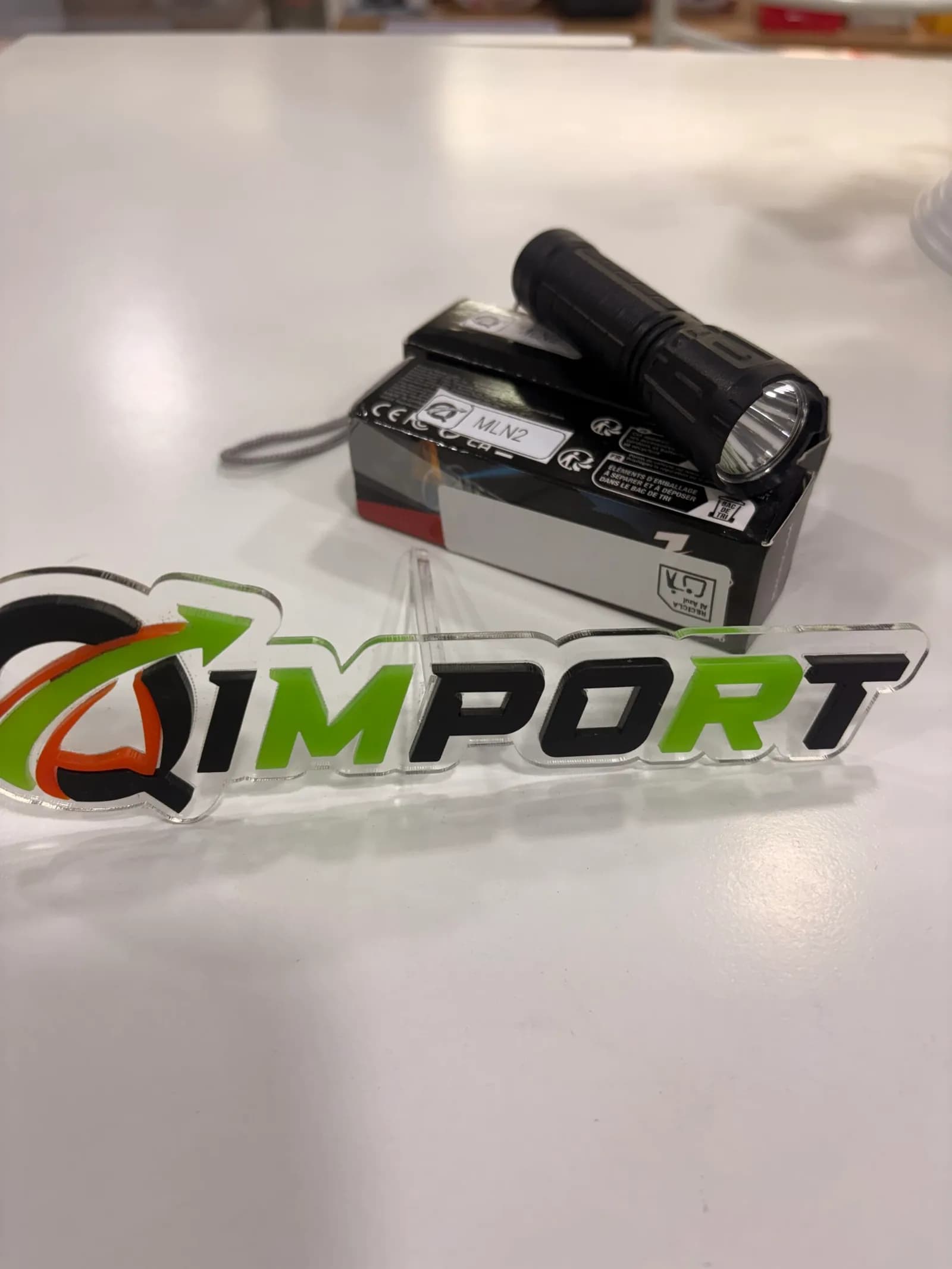 Mini Linterna LED K16 - Ultra Potente y Recargable USB