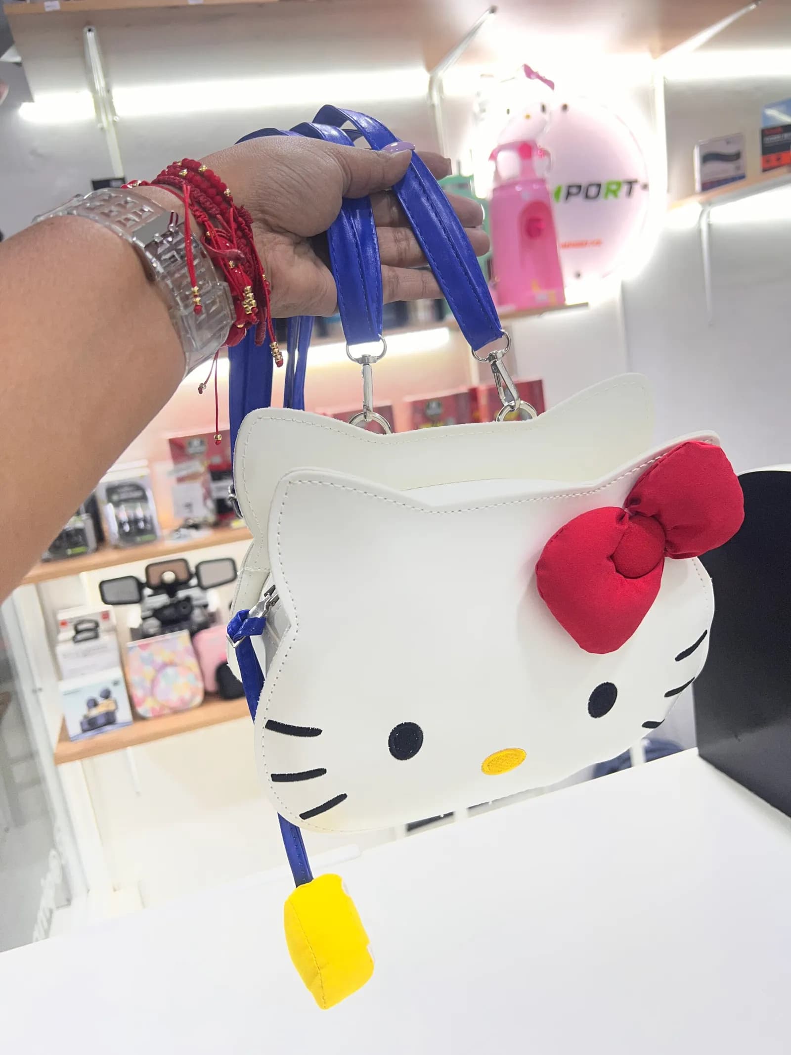 Cartera Premium Hello Kitty "Classic White" - Diseño Estructural en Cuero Sintético