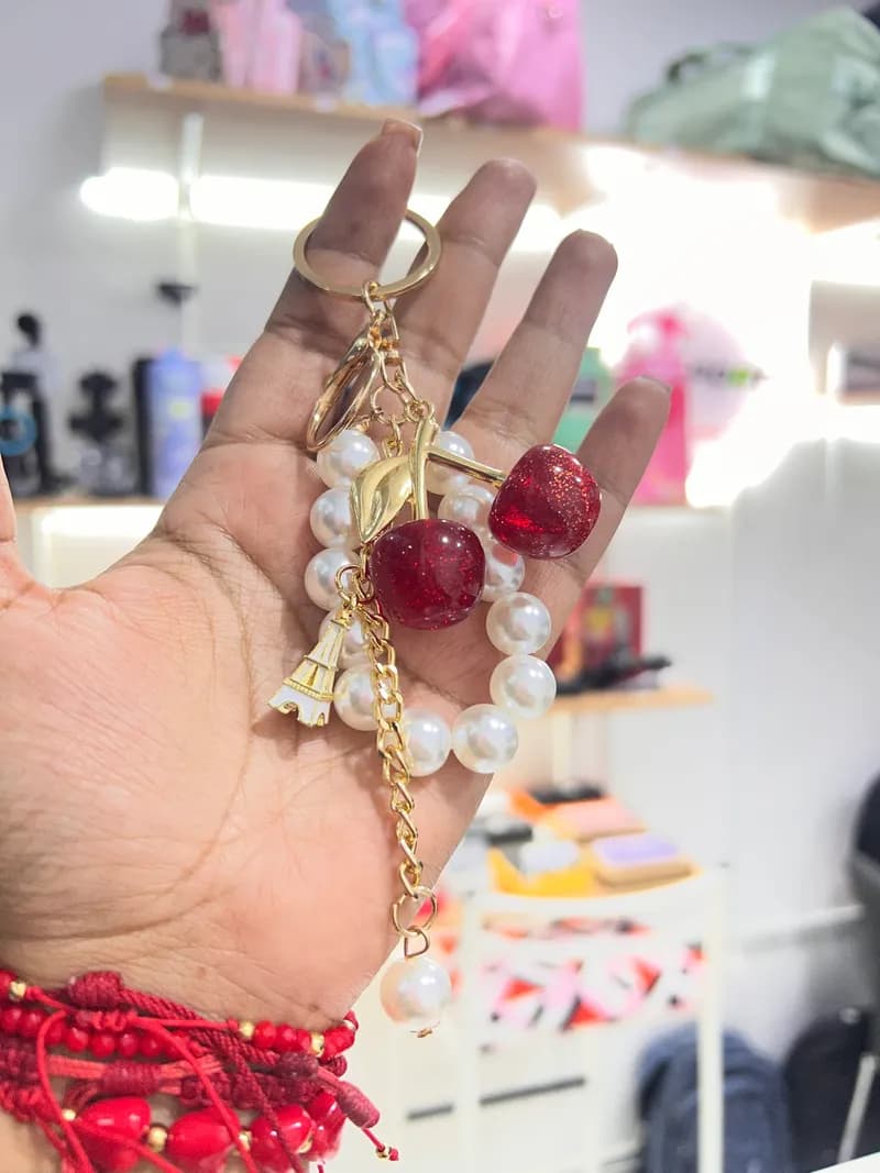 Llavero Cereza con Perlas Decorativas