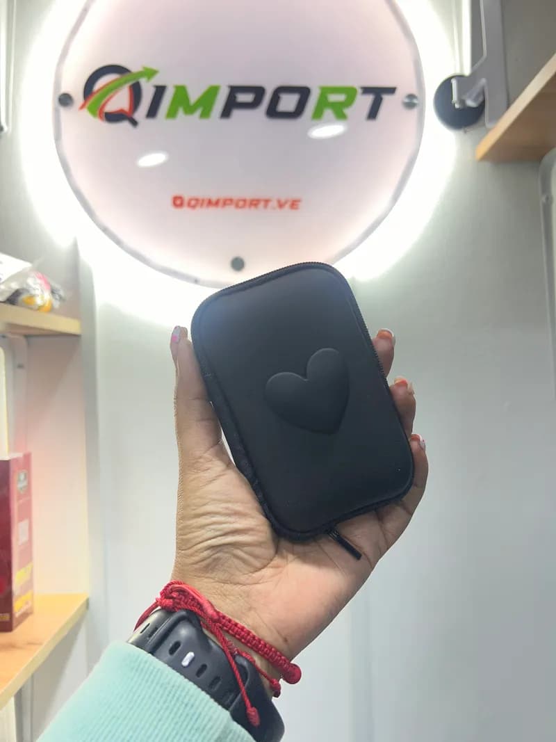 Estuche para Cargador Pequeño Diseño Corazón