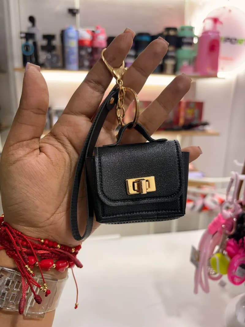 Llavero Carterita Sencillo | Mini Bolso Decorativo en Colores Varios