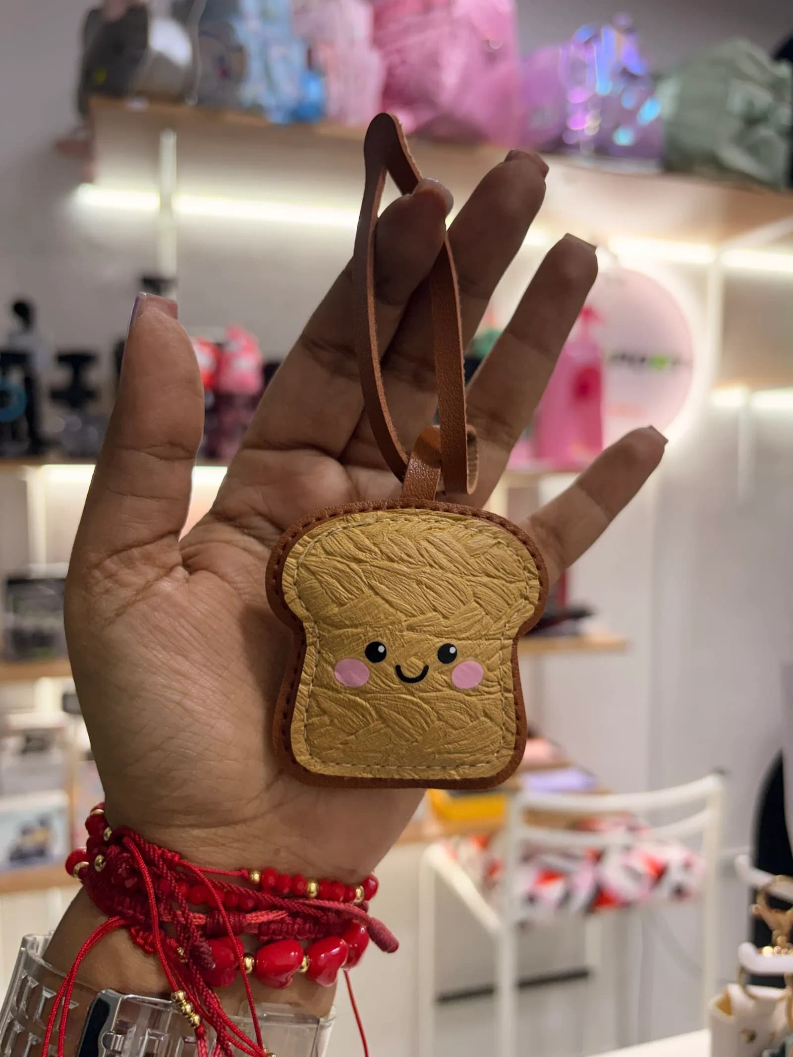 Llavero Pancito Kawaii | Accesorio Cute para Bolsos y Llaves