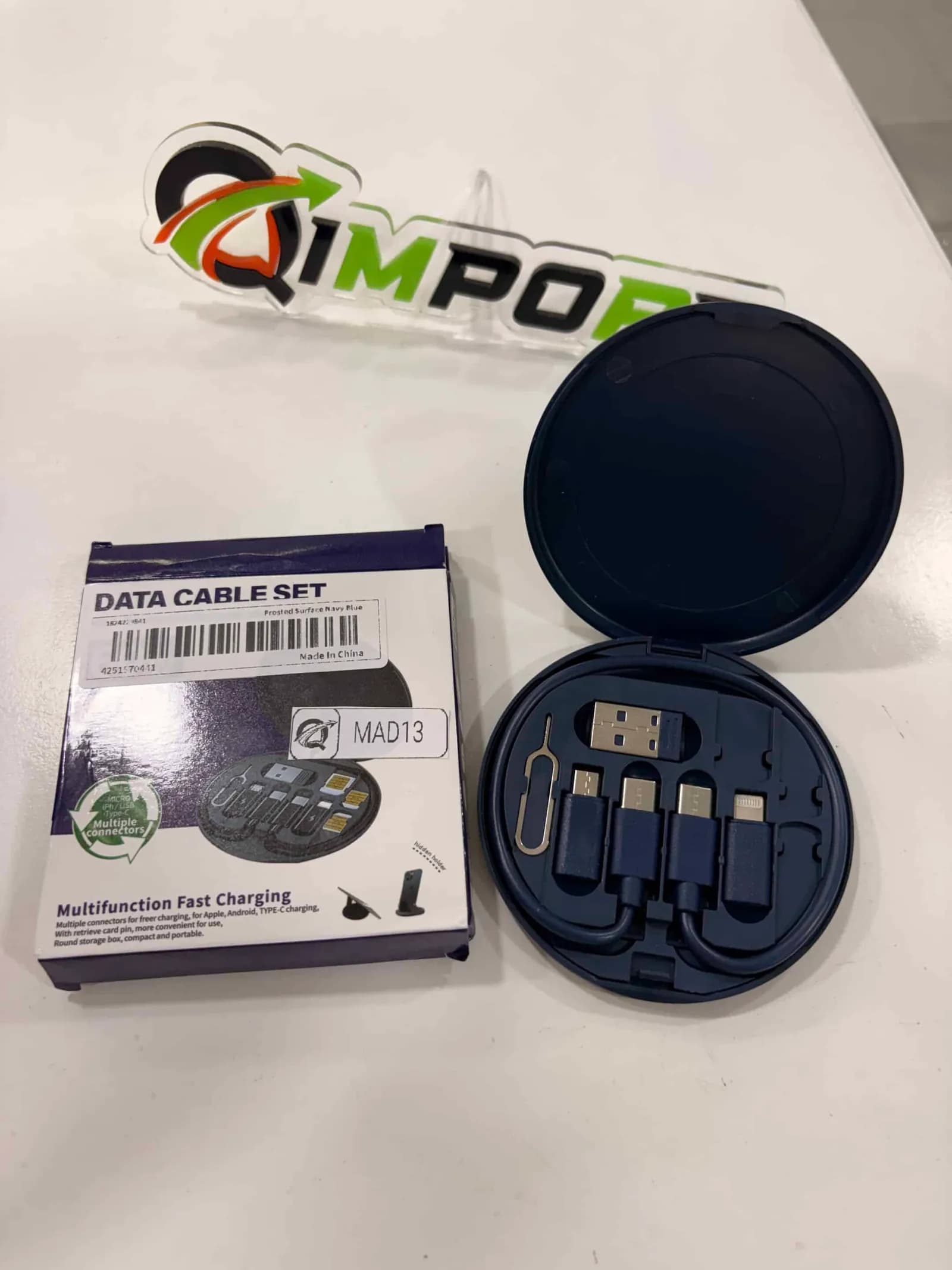 Kit Multifuncional de Conectores de Carga y Cable Tipo-C en Estuche Circular con Soporte para Celular